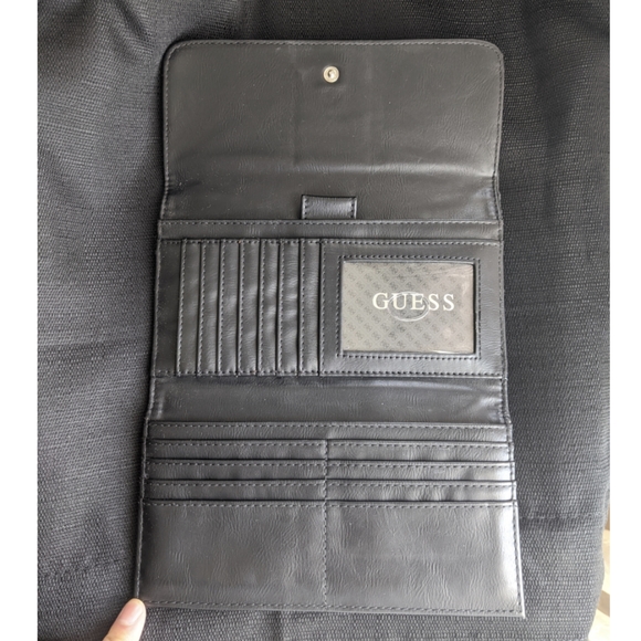 Guess Wallet - Picture 8 of 8